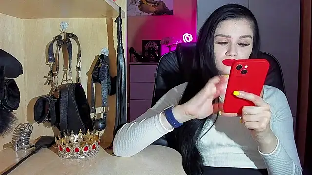 Snapshot of KristiTopxx chatting on November 10, 2025, 6:13 pm KristiTopxx online show from November 10, 2025, 6:13 pm