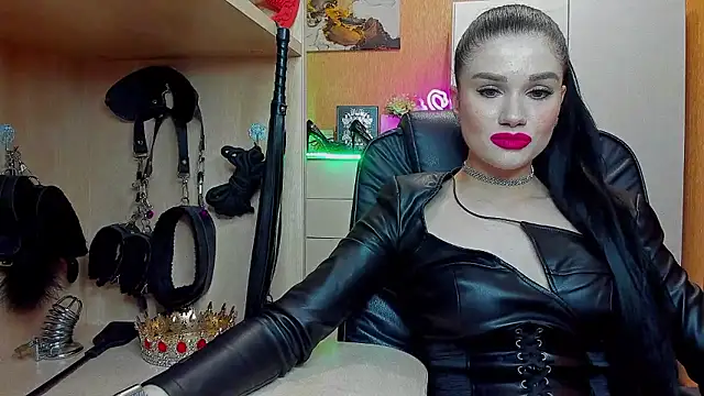 Snapshot of KristiTopxx chatting on June 15, 2026, 7:24 pm KristiTopxx online show from June 15, 2026, 7:24 pm