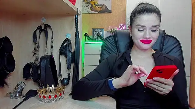 Snapshot of KristiTopxx chatting on December 3, 2025, 6:40 pm KristiTopxx online show from December 3, 2025, 6:40 pm