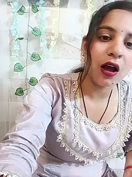 lovely-girl99 online show from April 4, 2026, 4:08 am