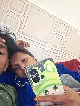 Snapshot of Strip-Couple2 chatting on February 24, 2026, 9:21 am Strip-Couple2 online show from February 24, 2026, 9:21 am