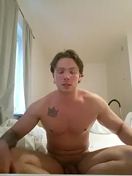 Snapshot of Lowki-crush chatting on February 28, 2026, 3:33 pm Lowki-crush online show from February 28, 2026, 3:33 pm