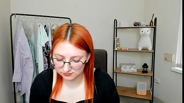 Snapshot of LauraaYoung chatting on February 26, 2026, 10:37 am LauraaYoung online show from February 26, 2026, 10:37 am