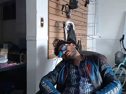 boyp3netrat0r online show from March 18, 2026, 3:24 pm