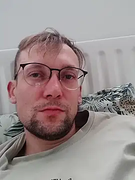 Snapshot of GaryJohnson79 chatting on February 26, 2026, 1:00 pm GaryJohnson79 online show from February 26, 2026, 1:00 pm