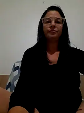 Camilegaucha online show from May 11, 2026, 10:29 pm