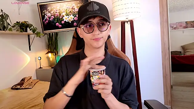 Snapshot of Sr_evann chatting on March 1, 2026, 2:50 pm Sr evann online show from March 1, 2026, 2:50 pm