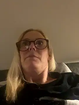 Amelie BlondeXX online show from February 25, 2026, 9:25 pm