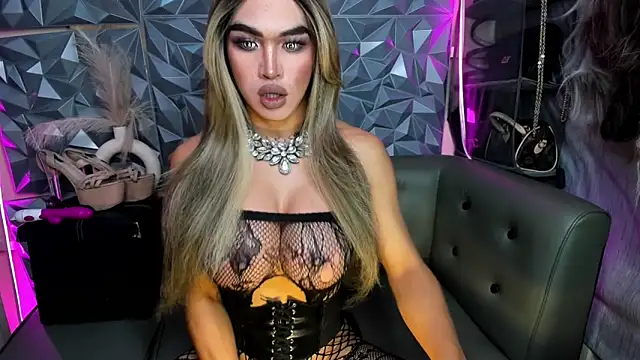 10inDominant Ayesha online show from March 23, 2026, 5:57 pm