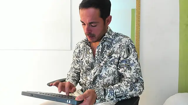 Snapshot of Adams_Sanz chatting on May 13, 2026, 6:37 pm Adams Sanz online show from May 13, 2026, 6:37 pm