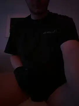 Snapshot of bigdickssss1 chatting on February 25, 2026, 7:14 pm bigdickssss1 online show from February 25, 2026, 7:14 pm