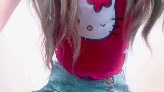 Snapshot of vanillemilk chatting on June 14, 2026, 6:53 pm vanillemilk online show from June 14, 2026, 6:53 pm