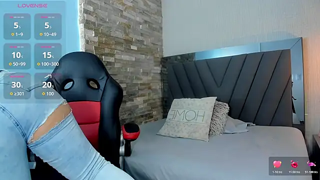 LUCIA KHAN online show from April 10, 2026, 12:23 pm