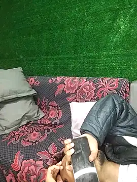 MaskedLatinaX online show from April 13, 2026, 4:44 pm