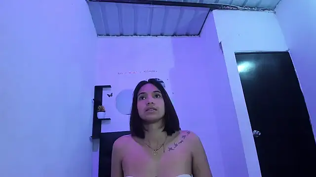 Snapshot of sapphire_brown20 chatting on June 21, 2026, 10:26 pm sapphire brown20 online show from June 21, 2026, 10:26 pm