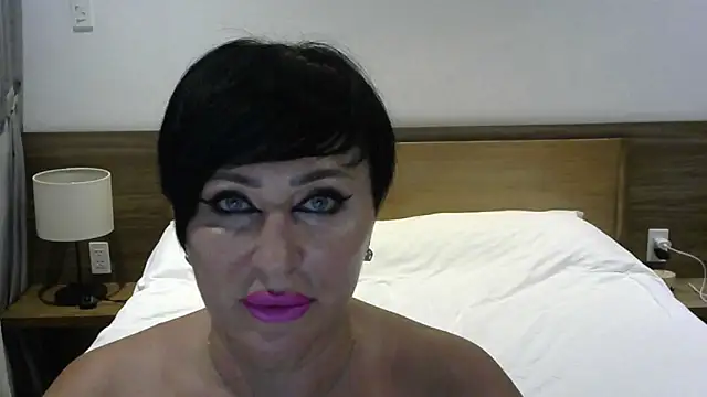 Snapshot of Kleotempt chatting on July 1, 2026, 3:45 pm Kleotempt online show from July 1, 2026, 3:45 pm