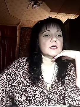 Snapshot of Apelsinkaa chatting on July 4, 2026, 5:28 pm Apelsinkaa online show from July 4, 2026, 5:28 pm