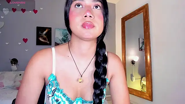 KimTaylorW online show from March 25, 2026, 3:06 am