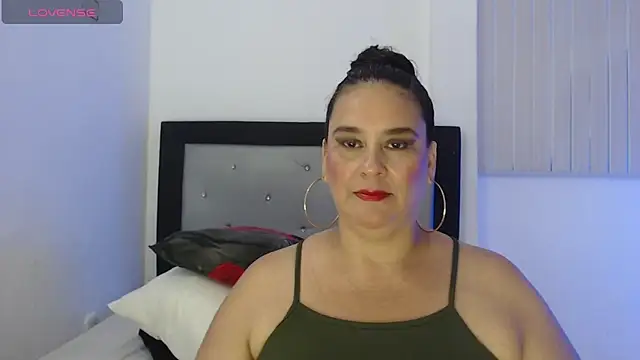 Sharlot curvy online show from March 24, 2026, 7:36 pm