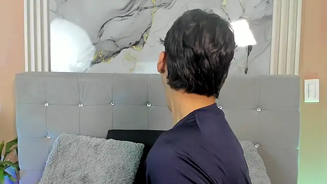 Eros Lux online show from April 18, 2026, 12:18 pm