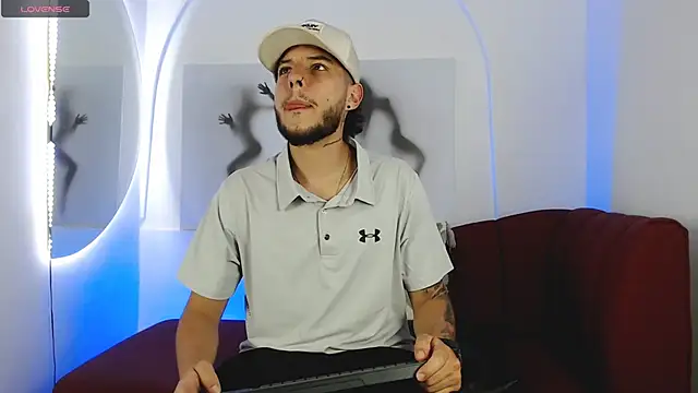 Snapshot of luxesmith chatting on February 26, 2026, 12:21 am luxesmith online show from February 26, 2026, 12:21 am