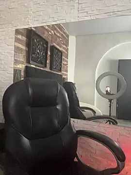 kendra leroy online show from April 7, 2026, 10:55 pm