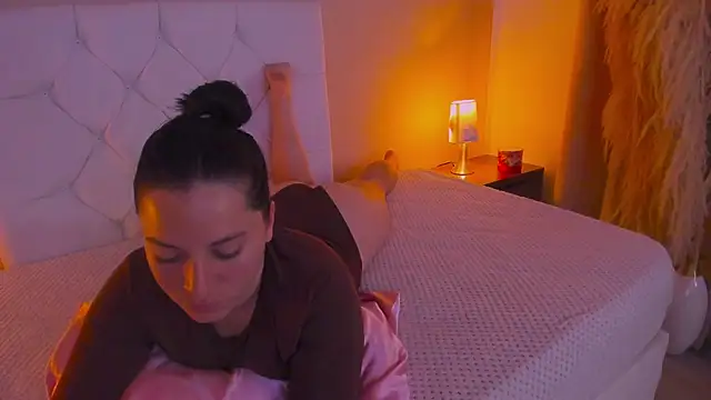 Dollhell online show from April 15, 2026, 11:27 am