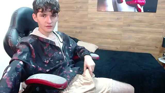 Snapshot of trevor_mob chatting on April 29, 2026, 5:30 pm trevor mob online show from April 29, 2026, 5:30 pm