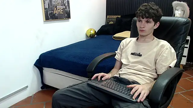 Snapshot of trevor_mob chatting on June 2, 2026, 2:28 pm trevor mob online show from June 2, 2026, 2:28 pm