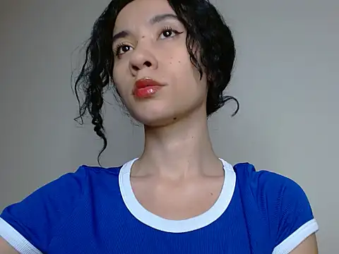 helena hadler online show from March 17, 2026, 7:28 pm