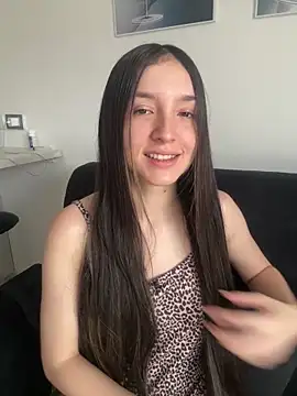 xluxulua online show from March 15, 2026, 10:06 pm