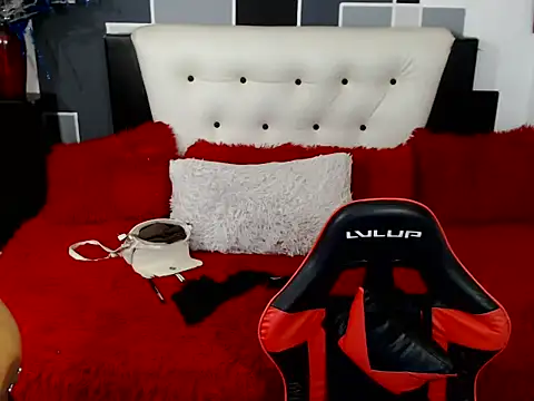 Snapshot of auravelveth chatting on February 27, 2026, 4:45 am auravelveth online show from February 27, 2026, 4:45 am