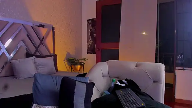 Snapshot of Vincentblack chatting on June 17, 2026, 6:57 am Vincentblack online show from June 17, 2026, 6:57 am