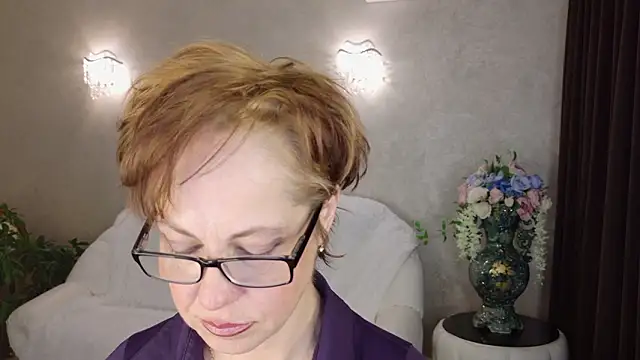 LioraWeiss online show from March 4, 2026, 6:43 am