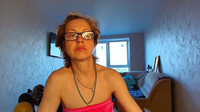 LioraWeiss online show from May 16, 2026, 3:44 pm