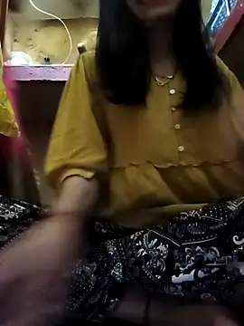 Snapshot of Rashmika_Mandana chatting on February 25, 2026, 7:03 pm Rashmika Mandana online show from February 25, 2026, 7:03 pm