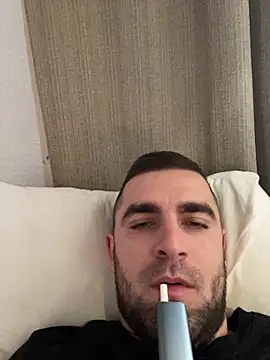 Snapshot of VANYA1997 chatting on March 1, 2026, 8:25 am VANYA1997 online show from March 1, 2026, 8:25 am