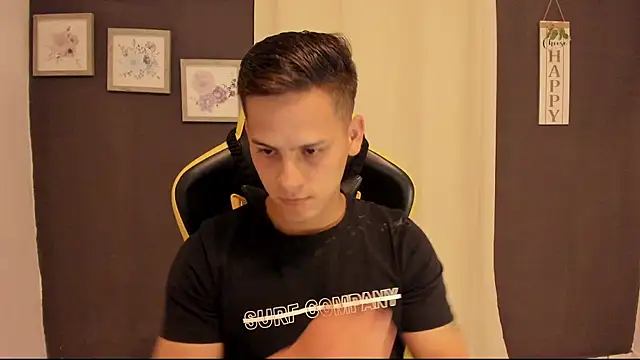 Snapshot of sexy_andres01 chatting on July 29, 2026, 10:42 pm sexy andres01 online show from July 29, 2026, 10:42 pm