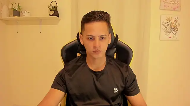 sexy andres01 online show from June 18, 2026, 2:00 pm