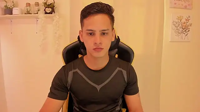 sexy andres01 online show from April 12, 2026, 2:31 pm