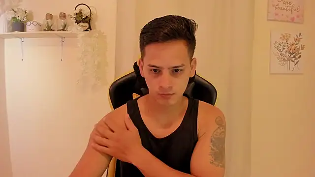 sexy andres01 online show from April 13, 2026, 2:10 pm