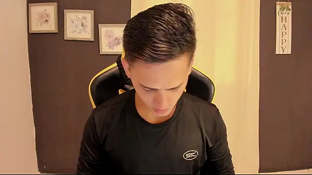 Snapshot of sexy_andres01 chatting on August 2, 2026, 2:48 pm sexy andres01 online show from August 2, 2026, 2:48 pm
