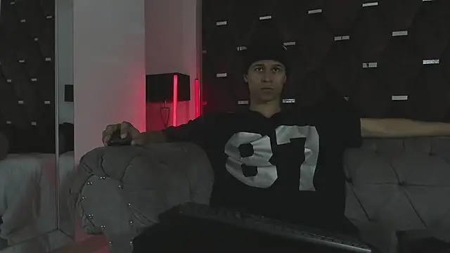 Snapshot of TonyBenedetti chatting on July 24, 2026, 9:22 pm TonyBenedetti online show from July 24, 2026, 9:22 pm