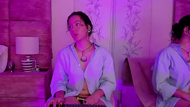 AtheneaVoss online show from March 15, 2026, 9:33 pm