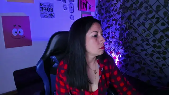 Megan Collinss1 online show from March 17, 2026, 4:43 pm