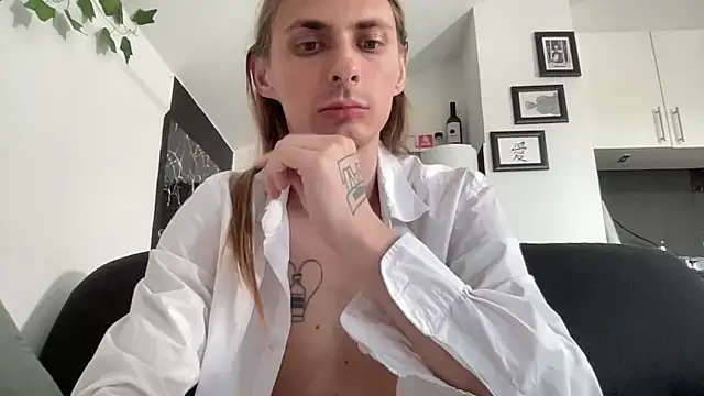 Snapshot of mi_chyort chatting on June 7, 2026, 5:29 pm mi chyort online show from June 7, 2026, 5:29 pm