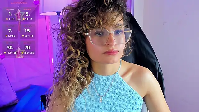 emilyjonesss  online show from March 8, 2026, 3:43 am