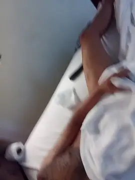 Snapshot of RomeoG71 chatting on February 25, 2026, 3:12 pm RomeoG71 online show from February 25, 2026, 3:12 pm