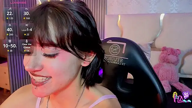 Cloee tay1 online show from June 3, 2026, 3:06 pm