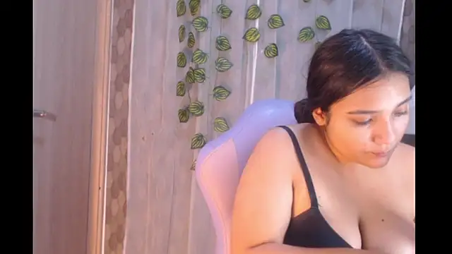 Snapshot of anyela_donecm chatting on May 7, 2026, 7:28 pm anyela donecm online show from May 7, 2026, 7:28 pm